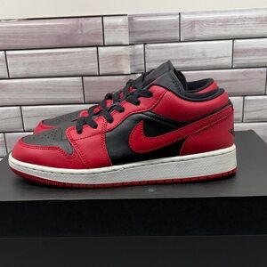 Nike Air Jordan 1 Low Reverse Bred Size  6Y /7.5 Women’s  #5553560-606